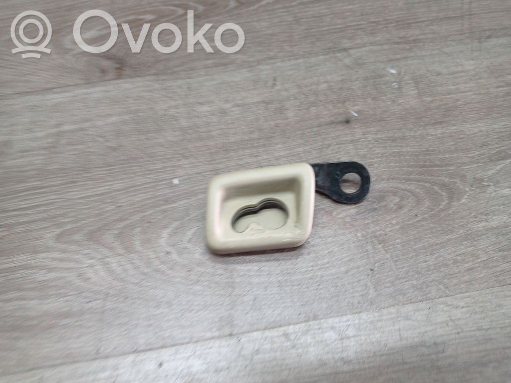 Volvo V70 Suport fixare plasă bagaje 