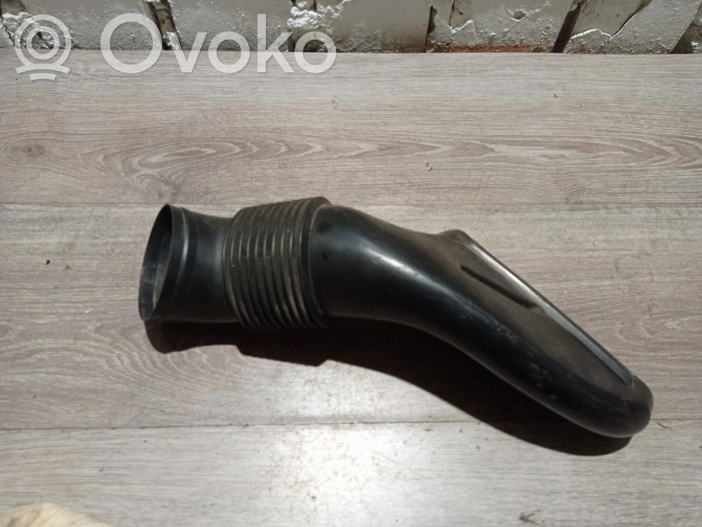 Volvo S60 Ilmanoton kanavan osa 