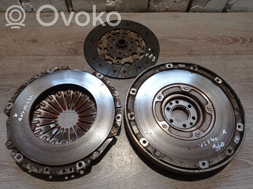 Volvo V40 Sajūga komplekts 