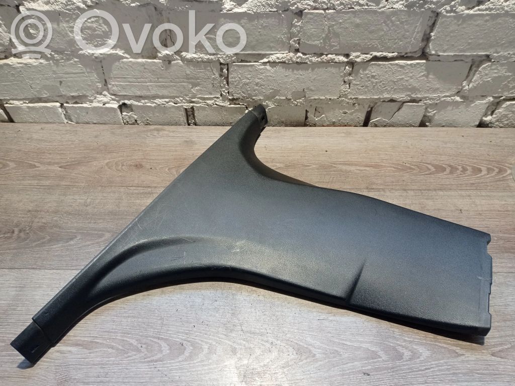 (B) pillar trim (bottom)   31102351