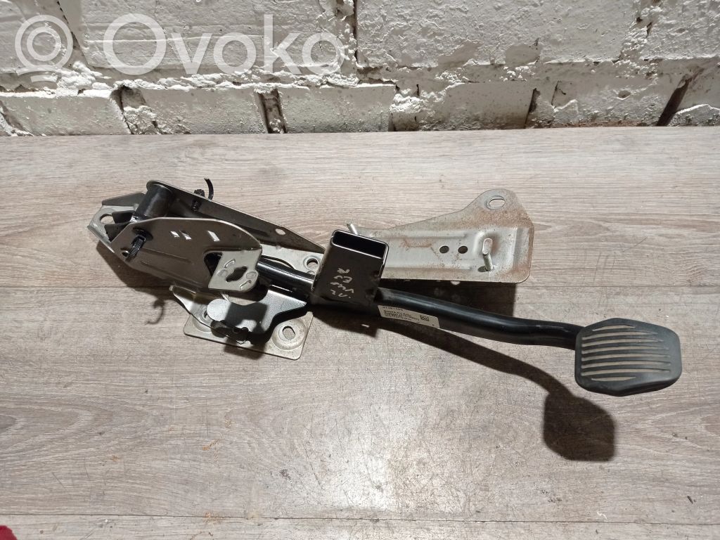 Volvo V40 Brake pedal 