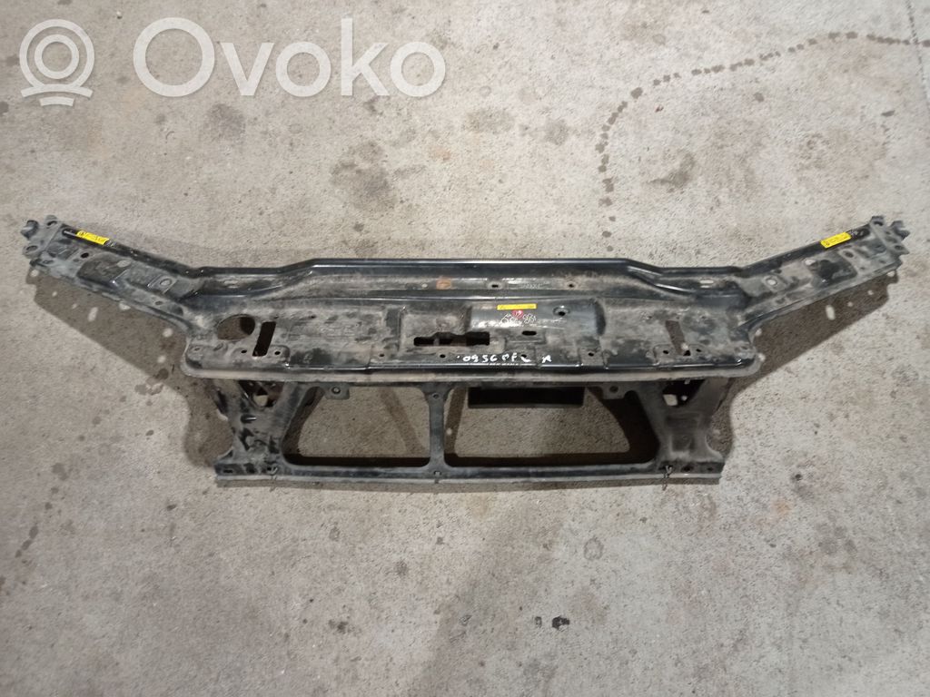 Volvo S60 Pas przedni 