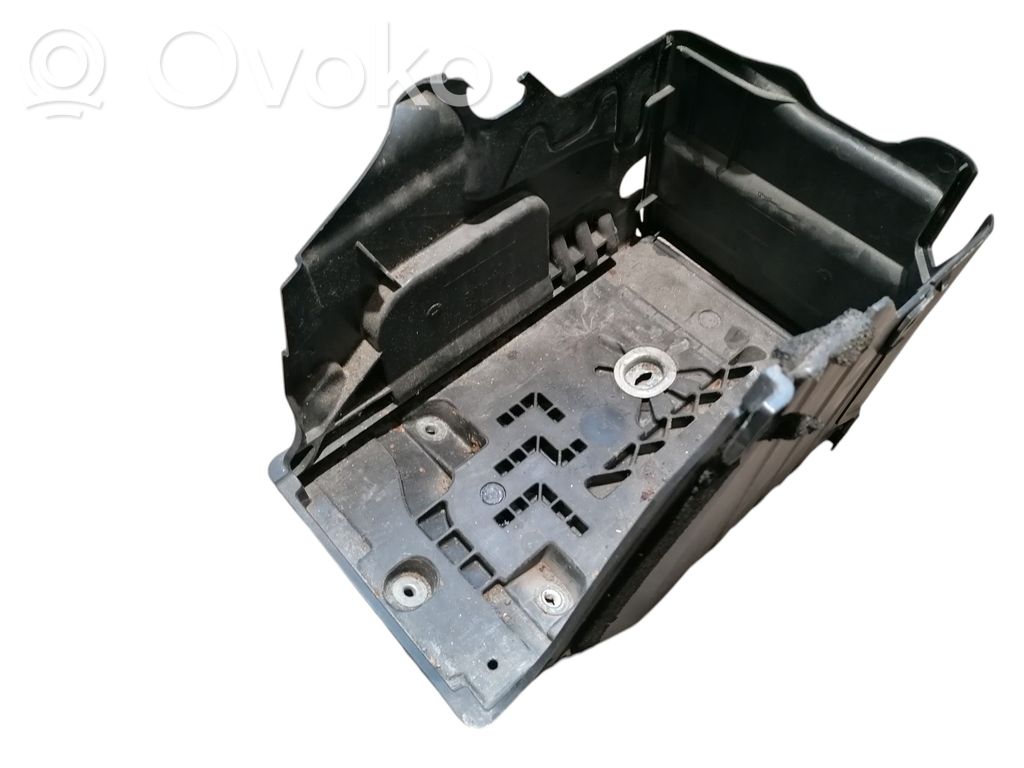 Volvo V70 Bandeja para la caja de la batería 