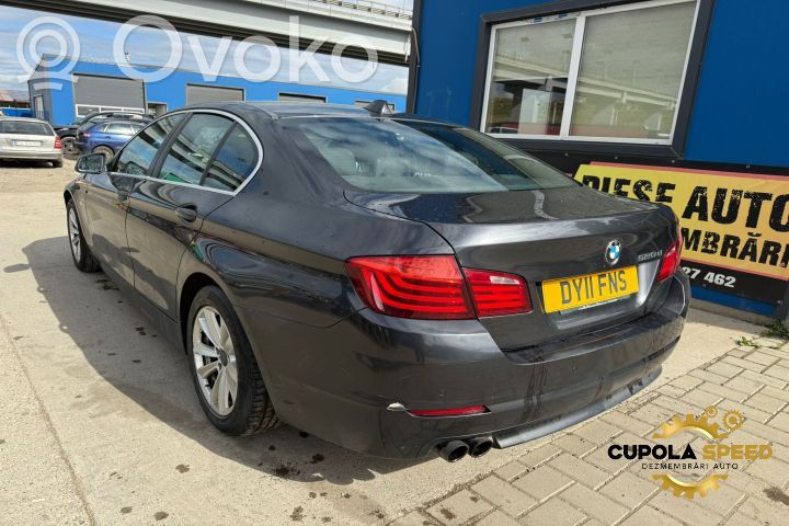 BMW 5 F10 F11 Takakulmapaneeli 