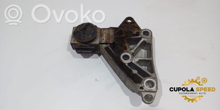 Renault Symbol I Engine mounting bracket 