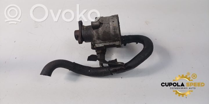 Ohjaustehostimen pumppu   8200024738