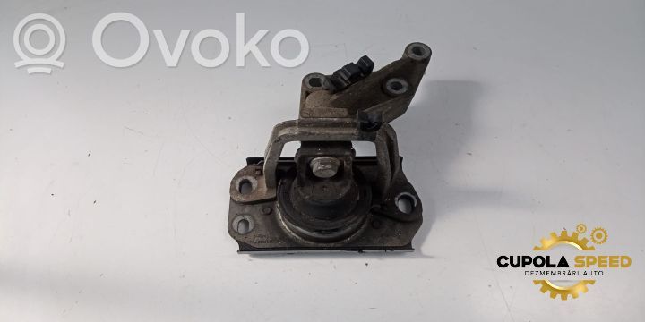 Renault Symbol I Engine mount bracket 