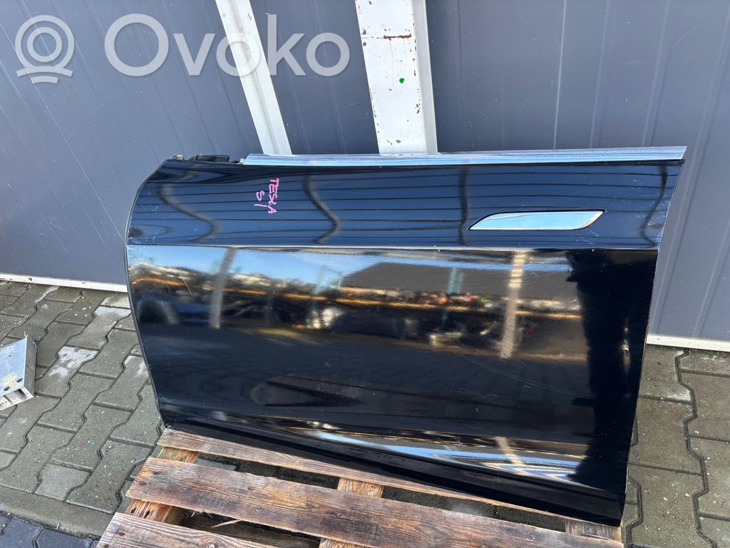 Tesla Model S Дверь 