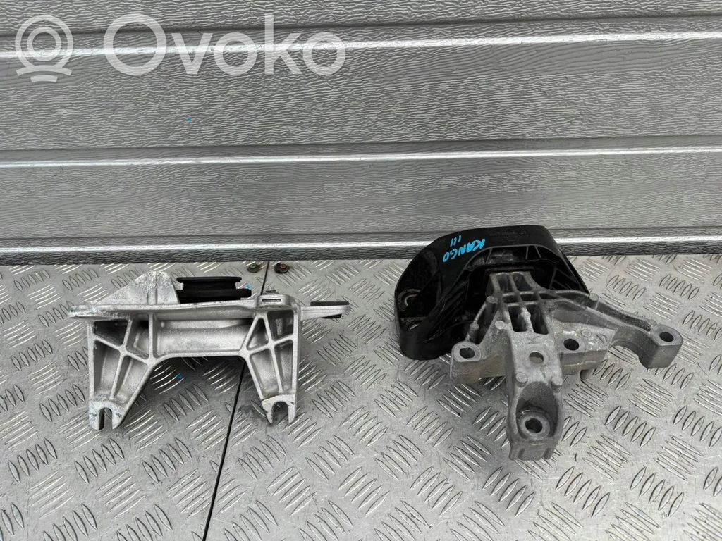 Renault Kangoo III Gearbox mounting bracket 