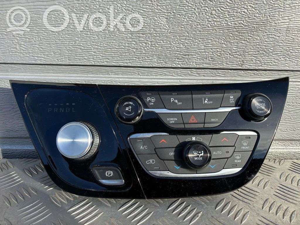Chrysler Pacifica Konsola środkowa / Panel sterowania 