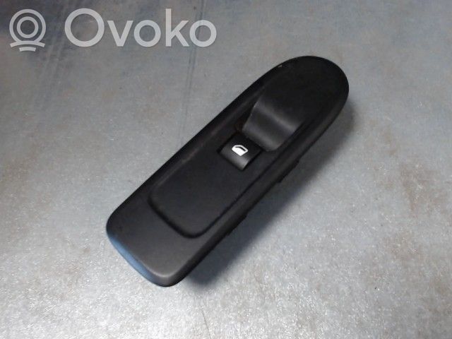 Electric window control switch   96657927XT