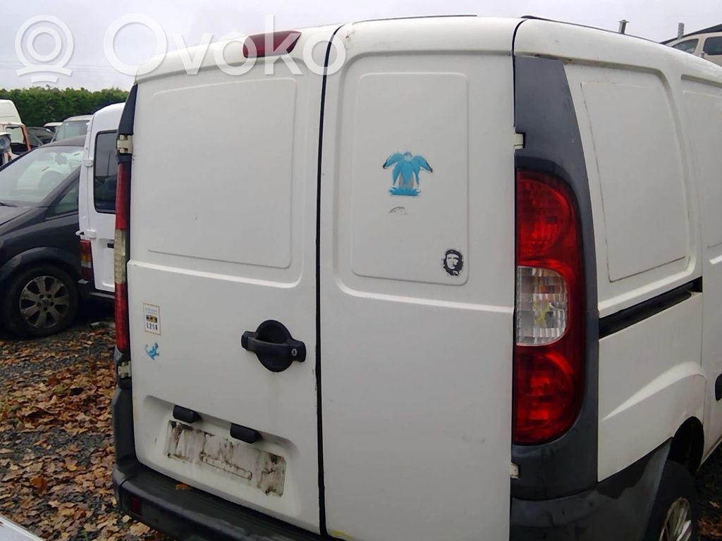 Fiat Doblo Drzwi tylne do samochodów dostawczych 