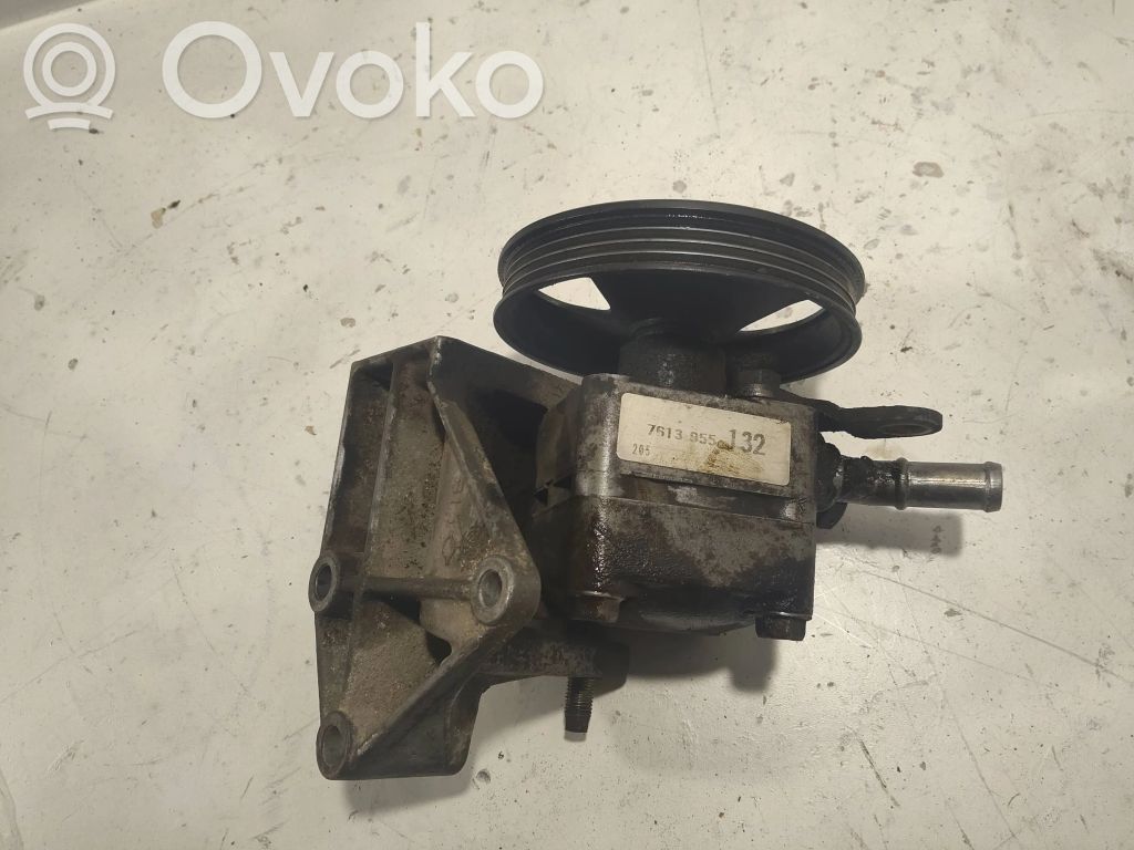 Nissan Primera Ohjaustehostimen pumppu 