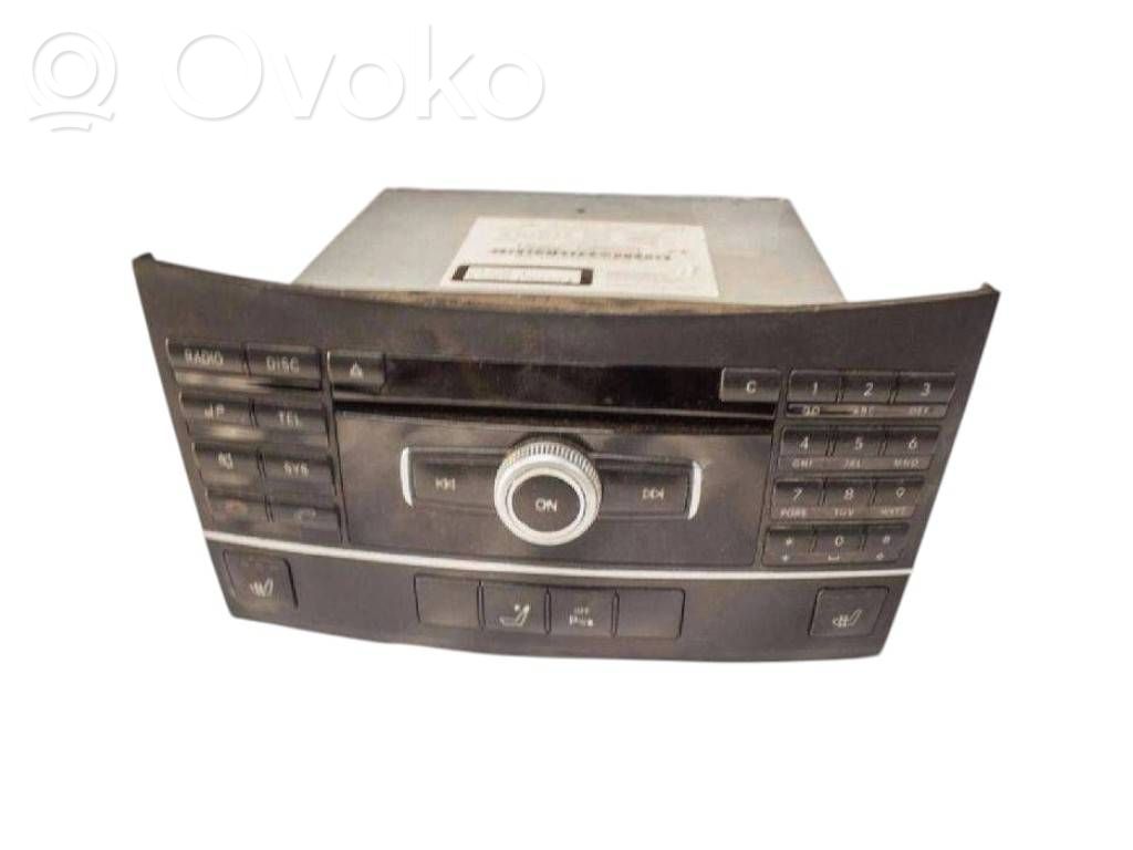 Mercedes-Benz E W212 Panel / Radioodtwarzacz CD/DVD/GPS 