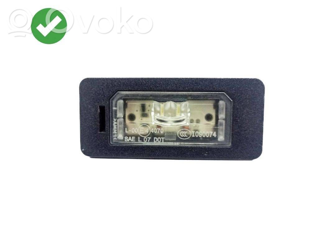 BMW 5 F10 F11 Lampa oświetlenia tylnej tablicy rejestracyjnej 