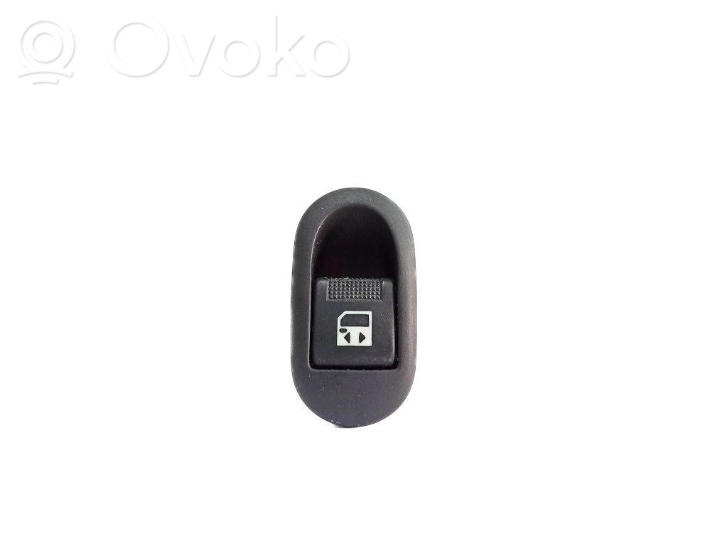 Peugeot 1007 Electric window control switch 