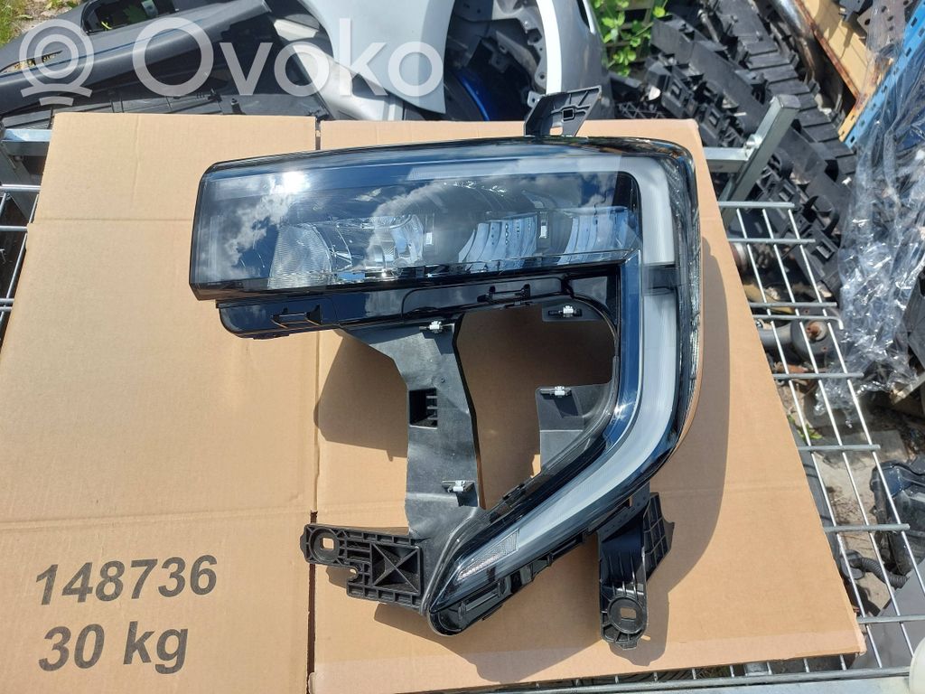 Scheinwerfer   260609073R,2407126258,L829736,1ST191423H
