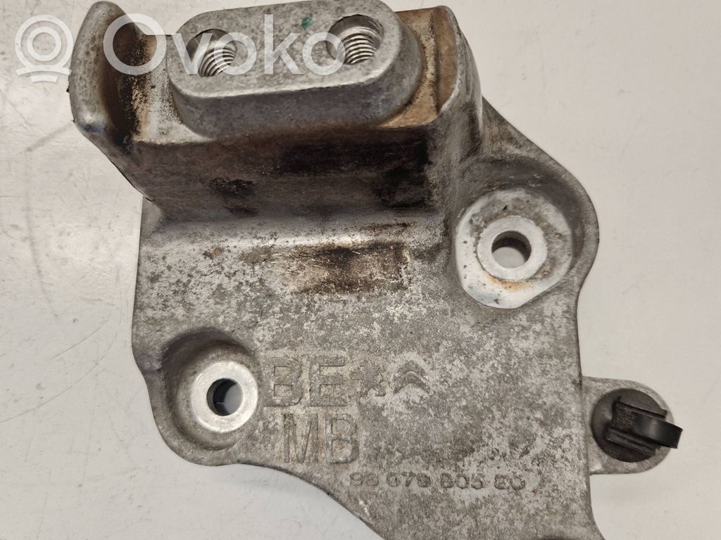 Citroen Berlingo Engine mounting bracket 