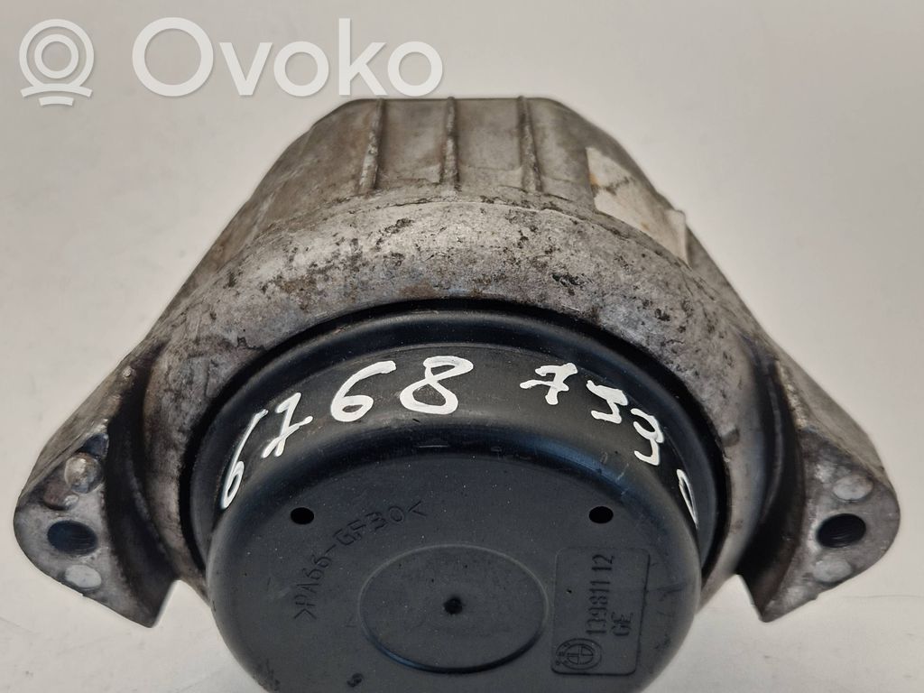 Moottorin kiinnikekorvake   676879903,13981112
