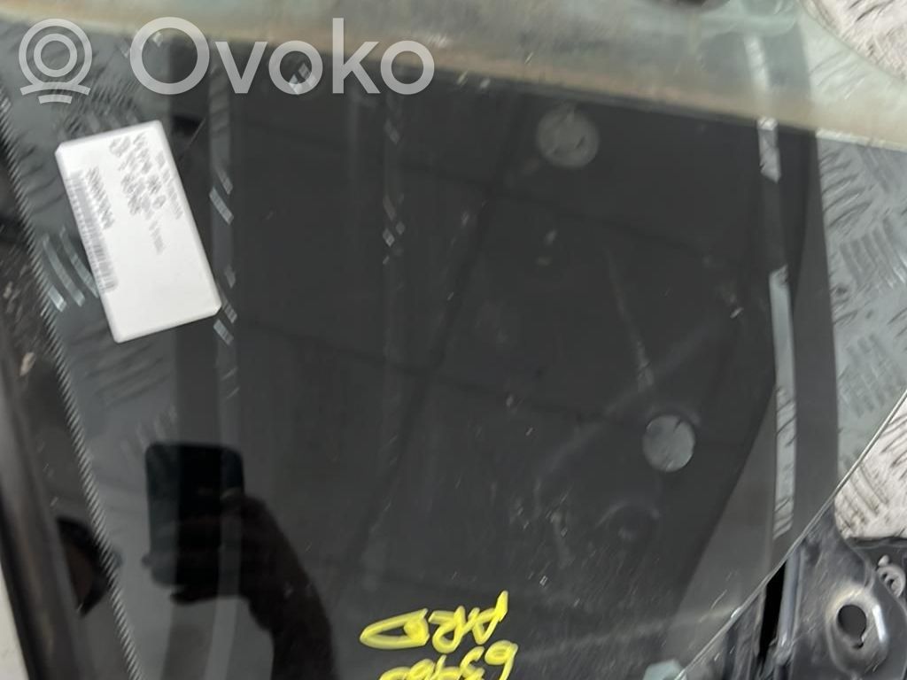 BMW 1 E82 E88 Rear door window glass 