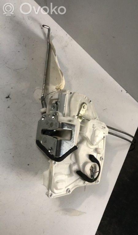Suzuki SX4 Zamek drzwi przednich 