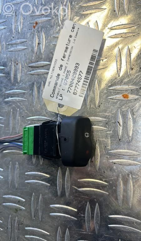 Renault Megane I Botón interruptor de bloqueo de puertas 