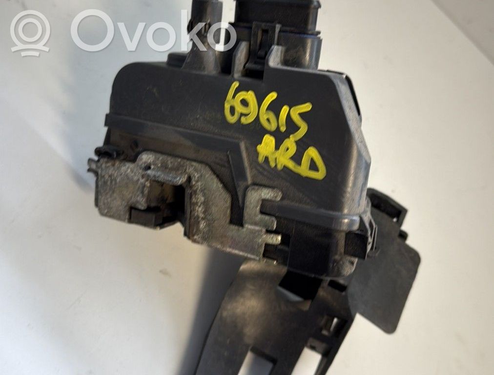 Citroen C3 Takaoven lukko 