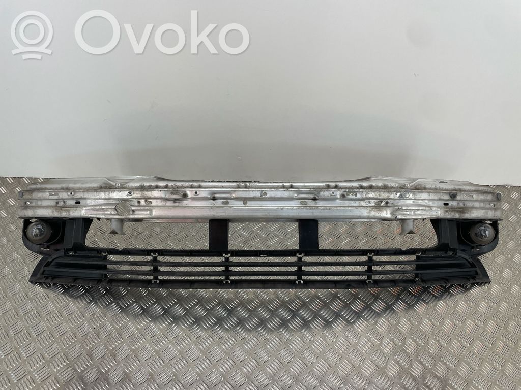 Priekšpusē bampera sija / balka   51118195287