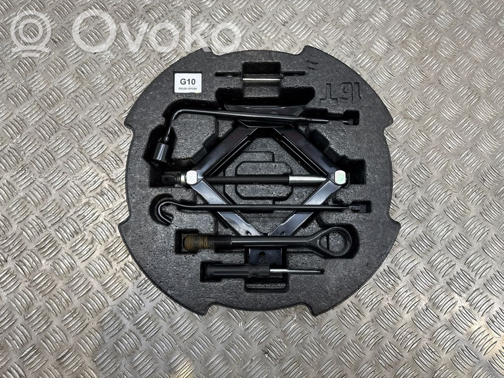 KIA Ceed Tool set 