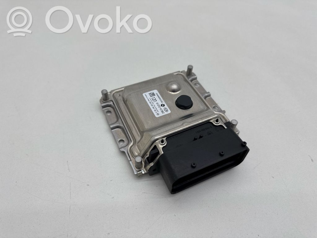 KIA Ceed Engine control unit/module 