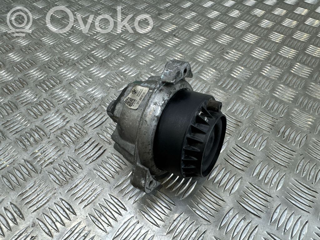 BMW 5 F10 F11 Engine mount bracket 