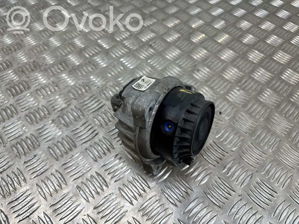 BMW 5 F10 F11 Engine mount bracket 