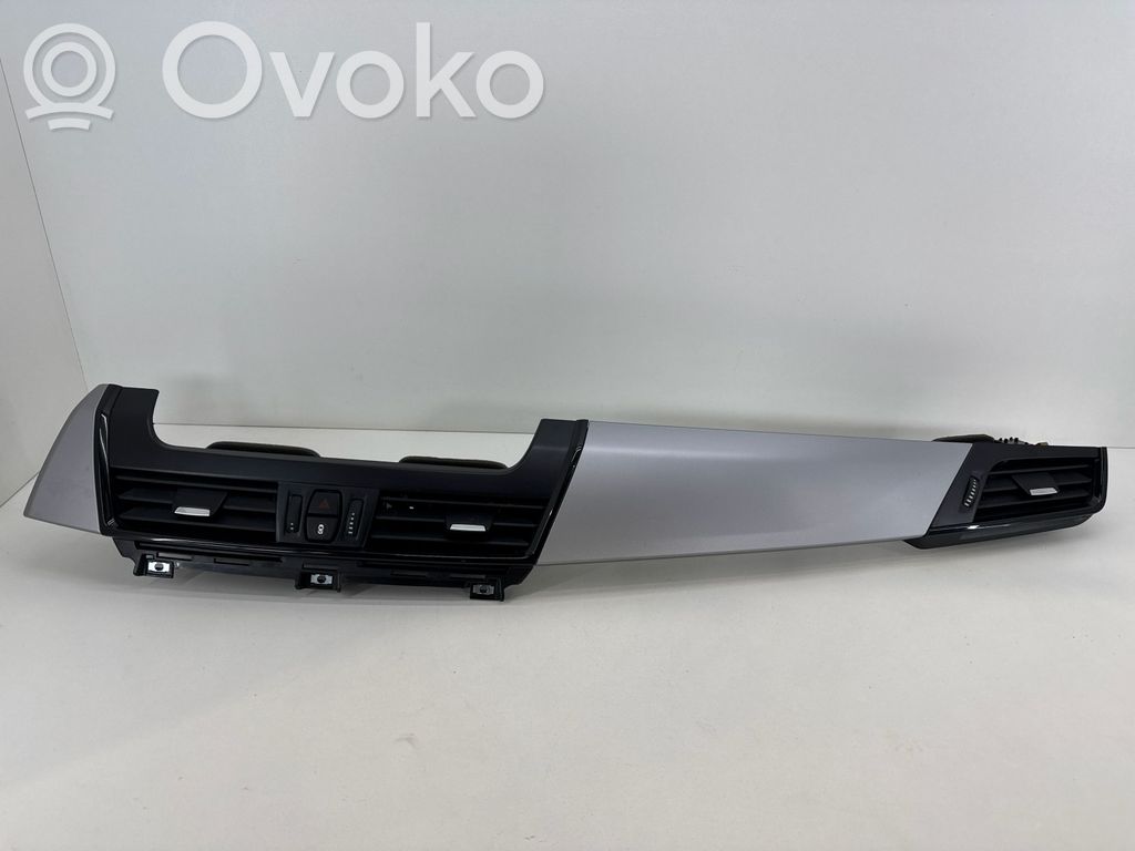 BMW 2 F45 Dysze / Kratki środkowego nawiewu deski rozdzielczej 