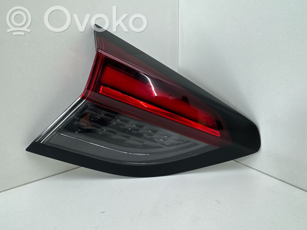 Opel Corsa F Lampy tylnej klapy bagażnika 
