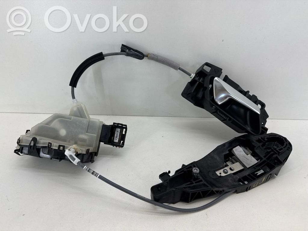 Opel Corsa F Priekšpusē slēdzene 