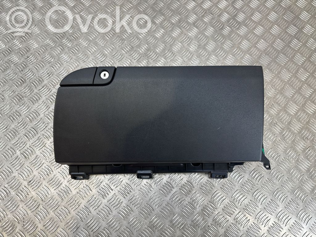 Guantera   84541C5000