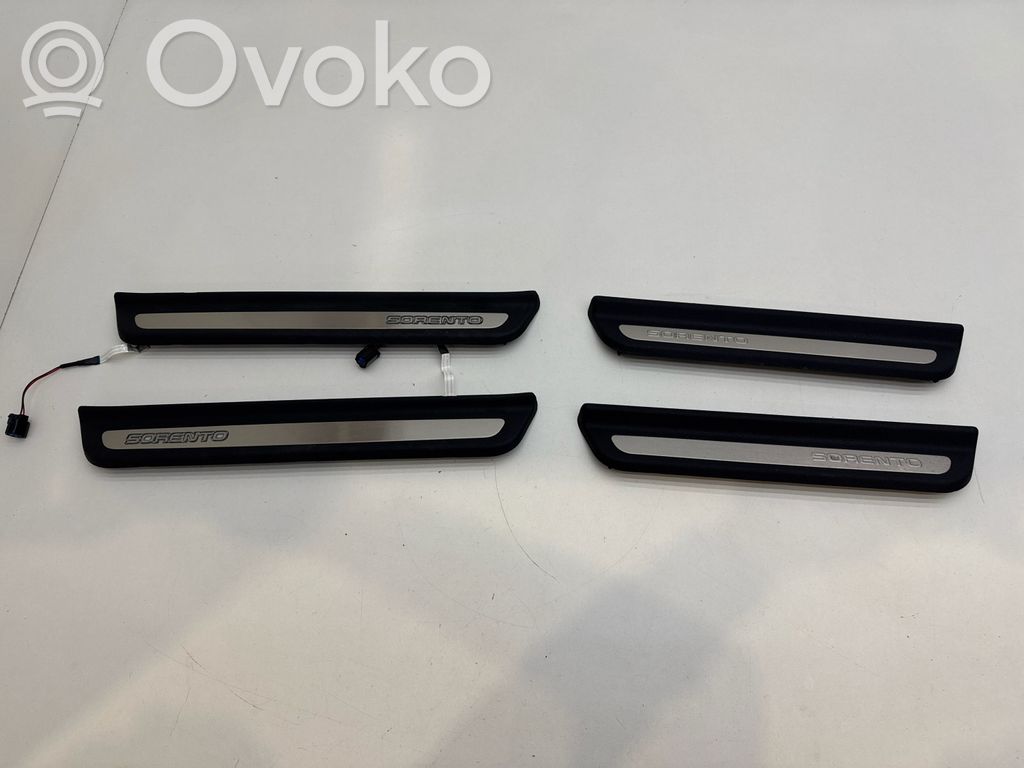 KIA Sorento Capac prag spate 
