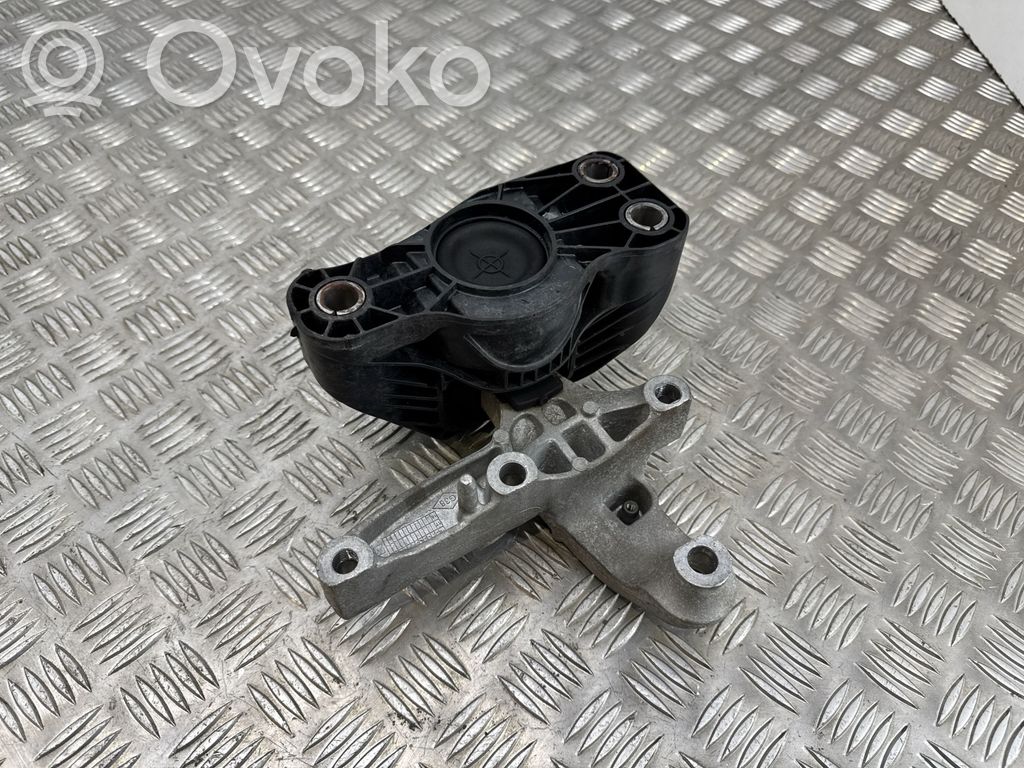 Renault Megane IV Engine mount bracket 