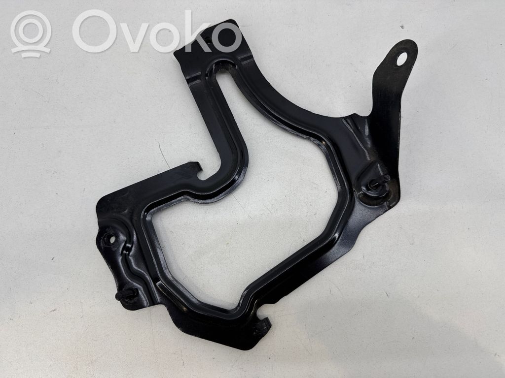 Volvo XC40 Uchwyt jednostki sterującej silnika 