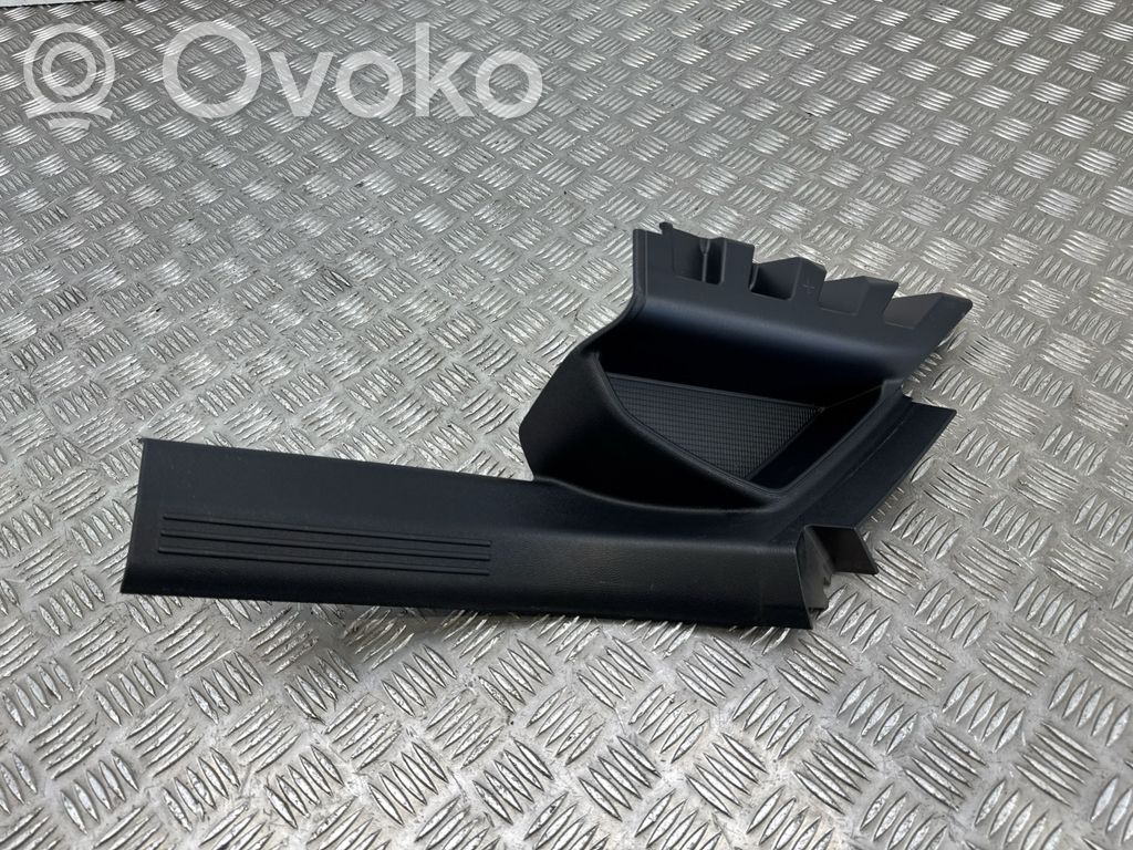 Volvo XC40 Listwa progowa tylna 