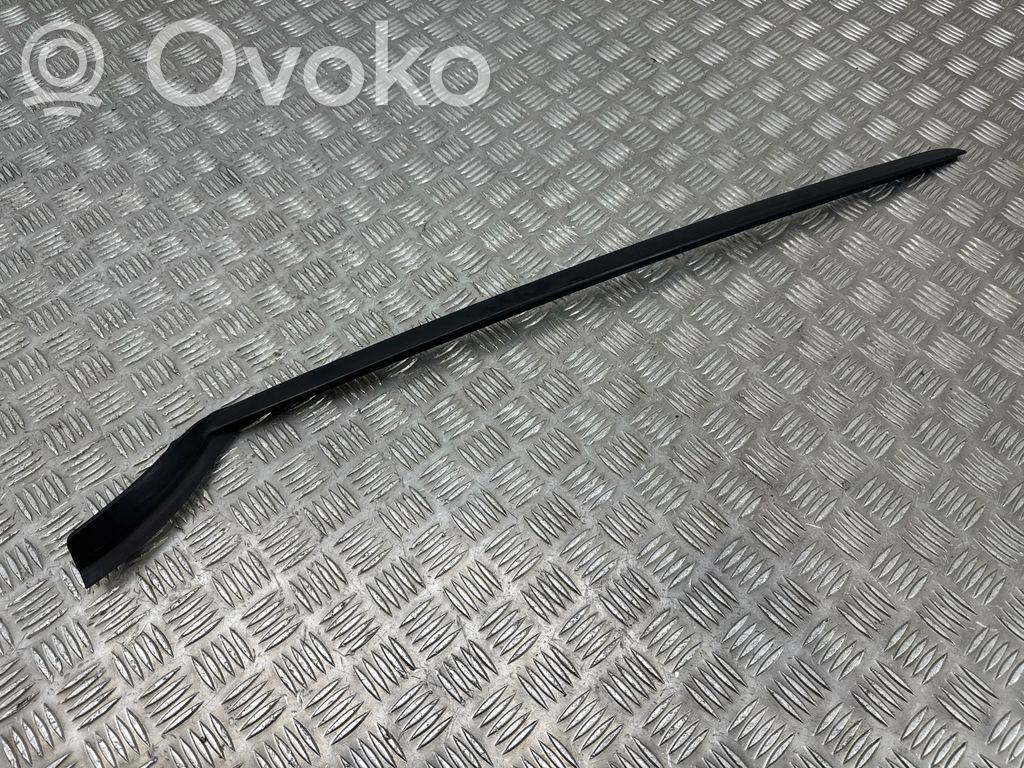 Volvo XC40 Windshield trim 
