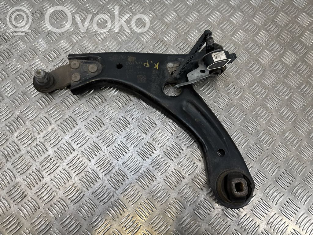 Volvo XC40 Querlenker Achsschenkel vorne 