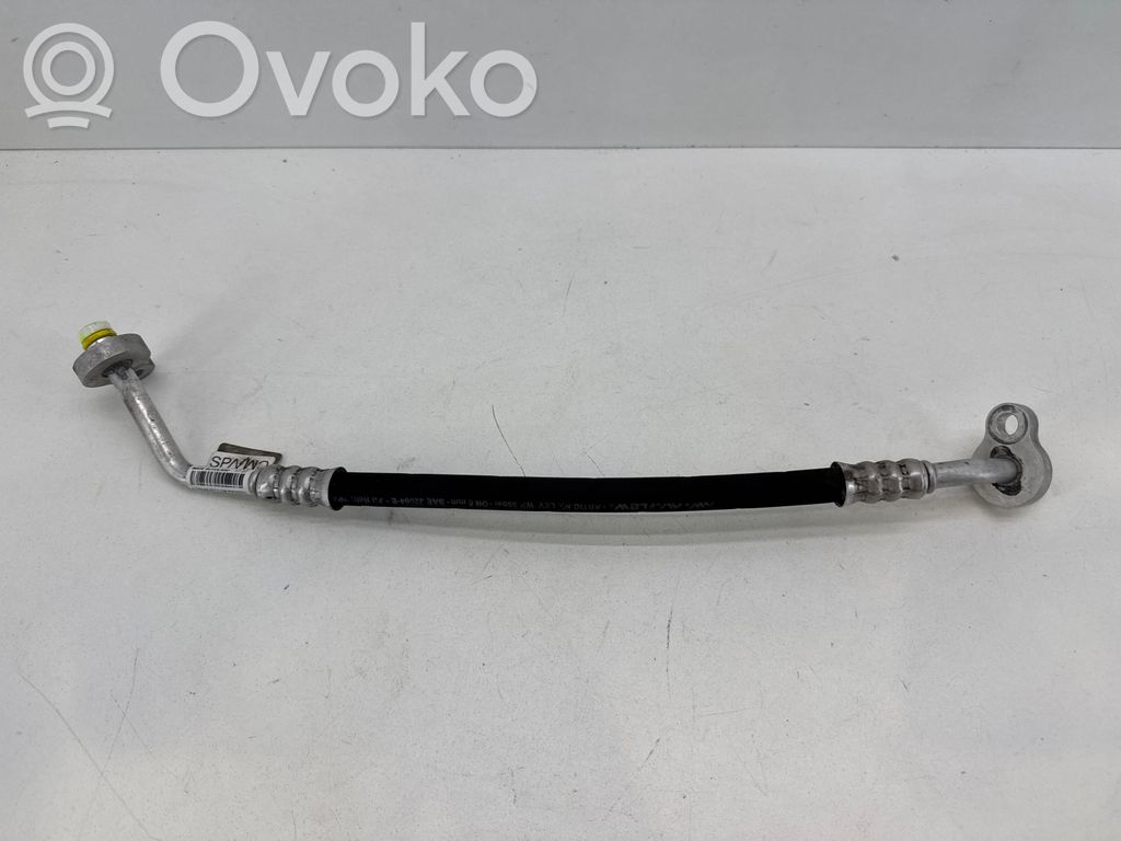 Volvo XC40 Ilmastointilaitteen putki (A/C) 