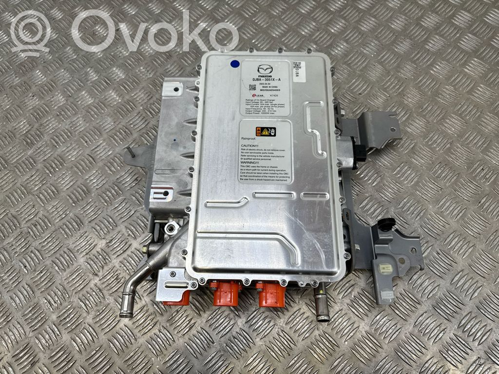 Mazda MX-30 Cargador de batería (opcional) 