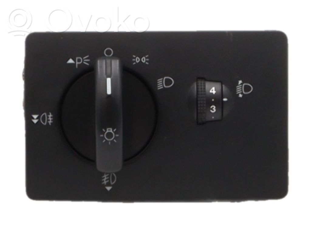 Light switch   1323819