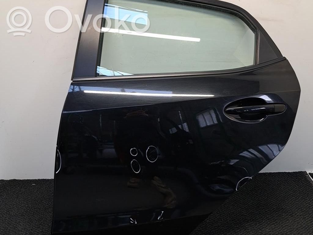 Aizmugurējās durvis   DFY17302XJ