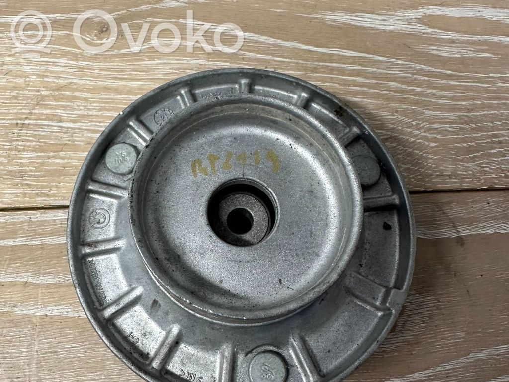 BMW 5 G30 G31 G38 Mocowanie sprężyny amortyzatora osi tylnej 