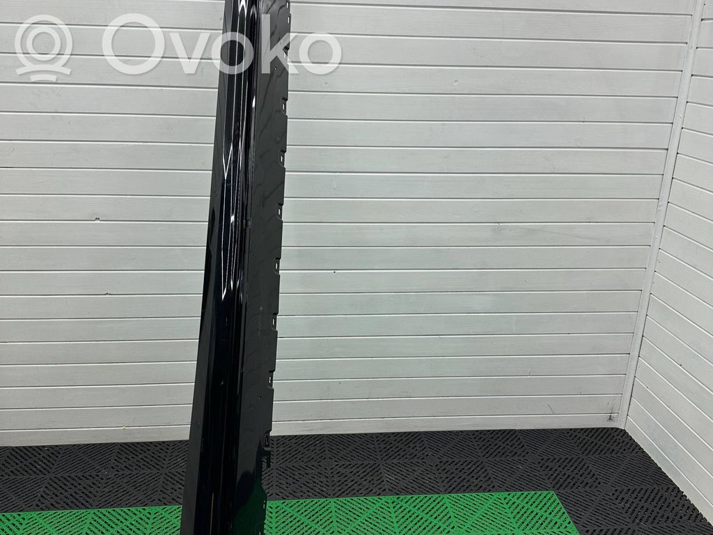 BMW 7 G70 Moldura del faldón trasero lateral 