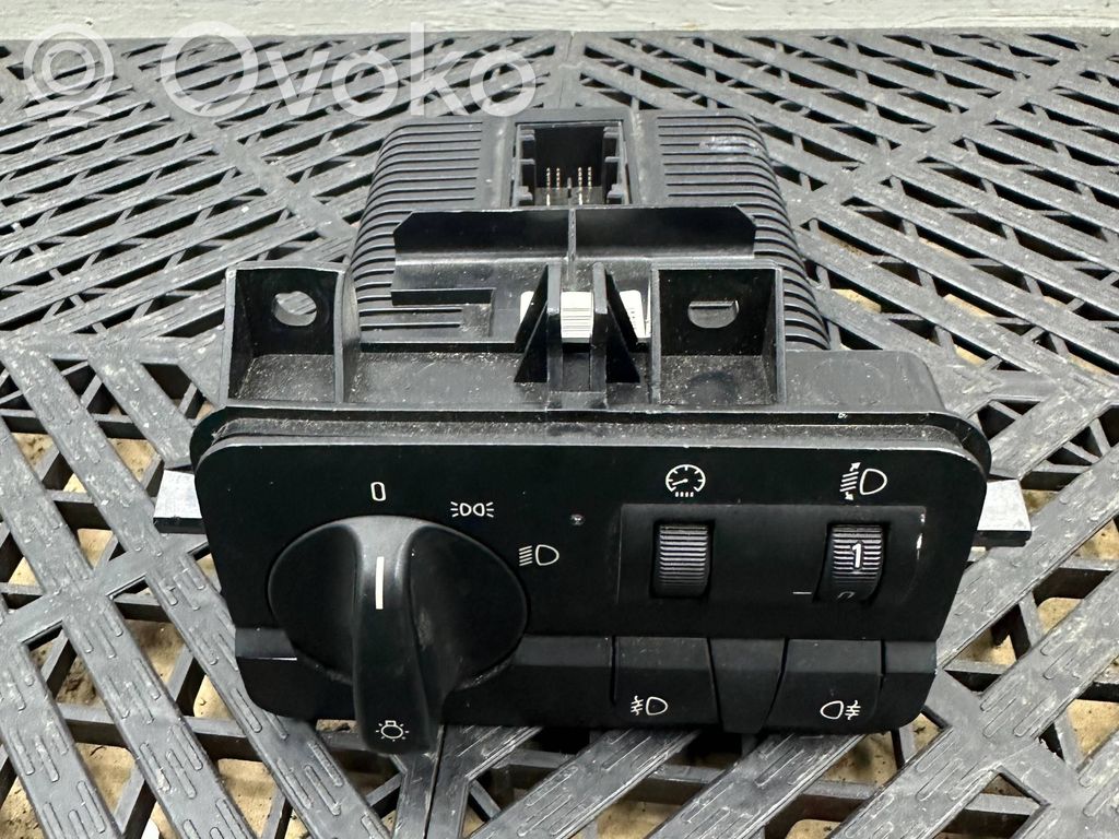 Lichtschalter   6919829,0067015,037239051