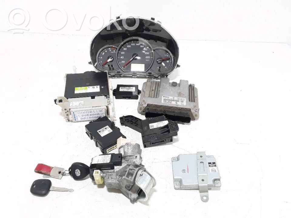 Toyota Yaris Juego de cerradura y set ECU del motor 